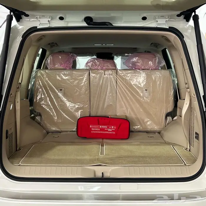 تويوتا لاندكروزر GXRS بنزين الساير 2025 بسعر 329000 4