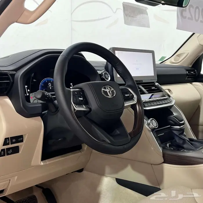 تويوتا لاندكروزر GXRS بنزين الساير 2025 بسعر 329000 7