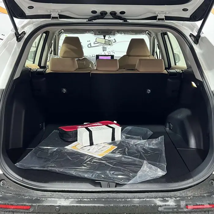 تويوتا راف فور LE بنزين دبل 2025 بسعر 101000 4