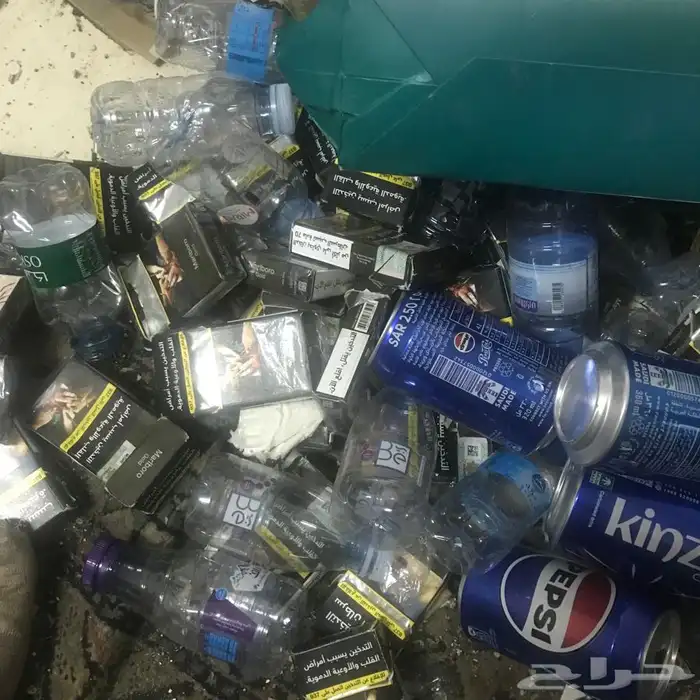 إطباق بيبسي واطباق بيض وقوارير موية 23