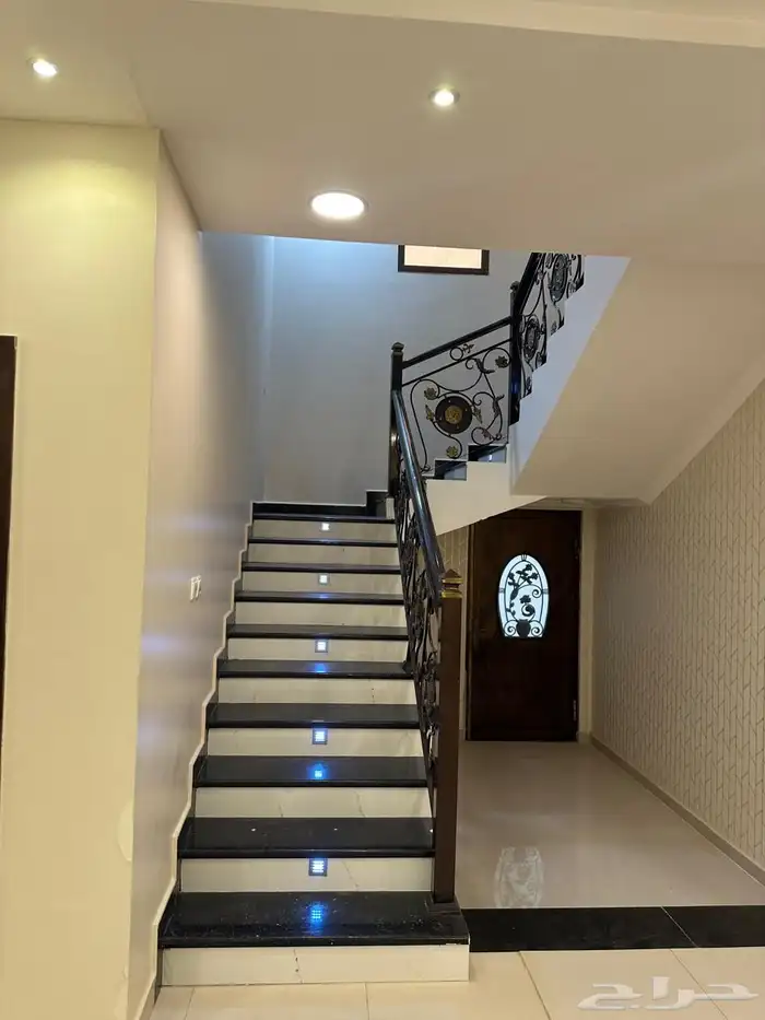 فيلا سكنيه للإيجار 4