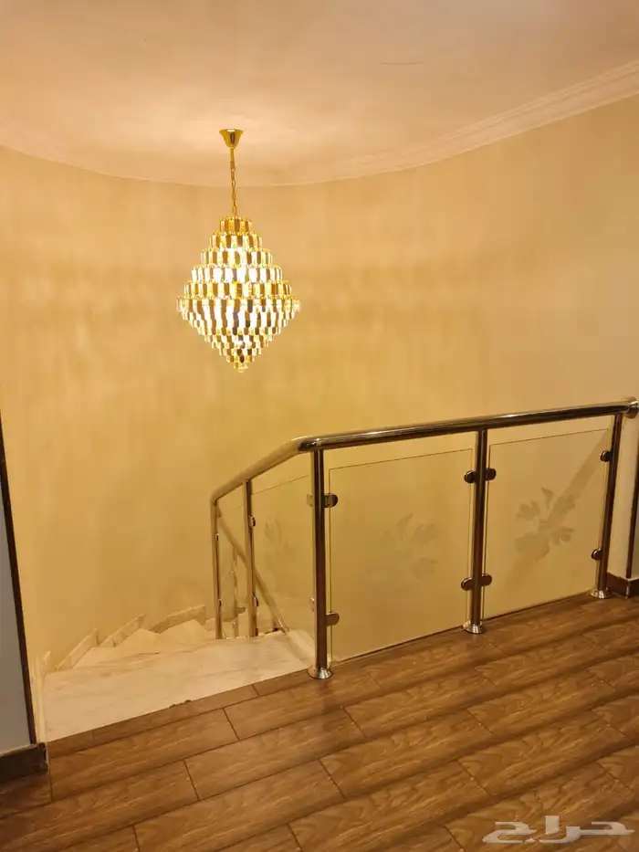 فيلا للبيع حي الوادي 8