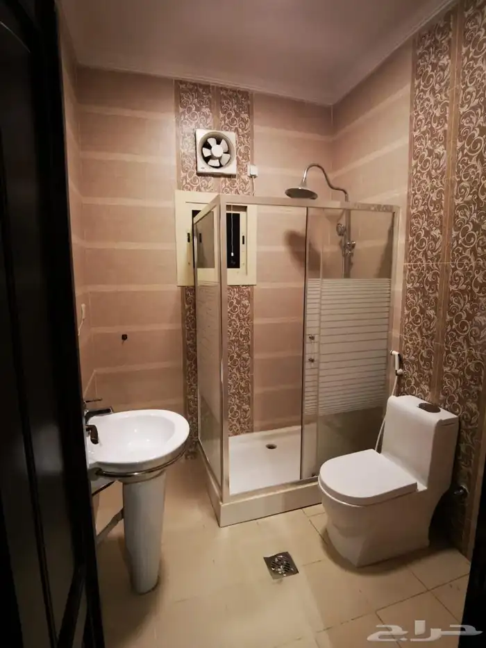 شقة فاخرة للإيجار حي الريان 2