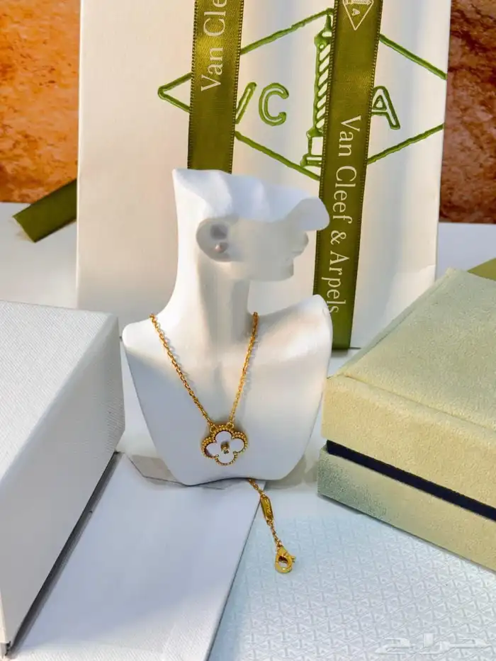 اكسسوارات خواتم قلائد باندورا قوتشي هرمز كارتيه شانيل 33