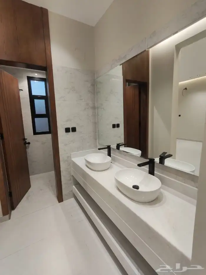 للبيع شقه دور ثاني حي المصيف بمدخل خاص ومصعد راكب وسطح 6