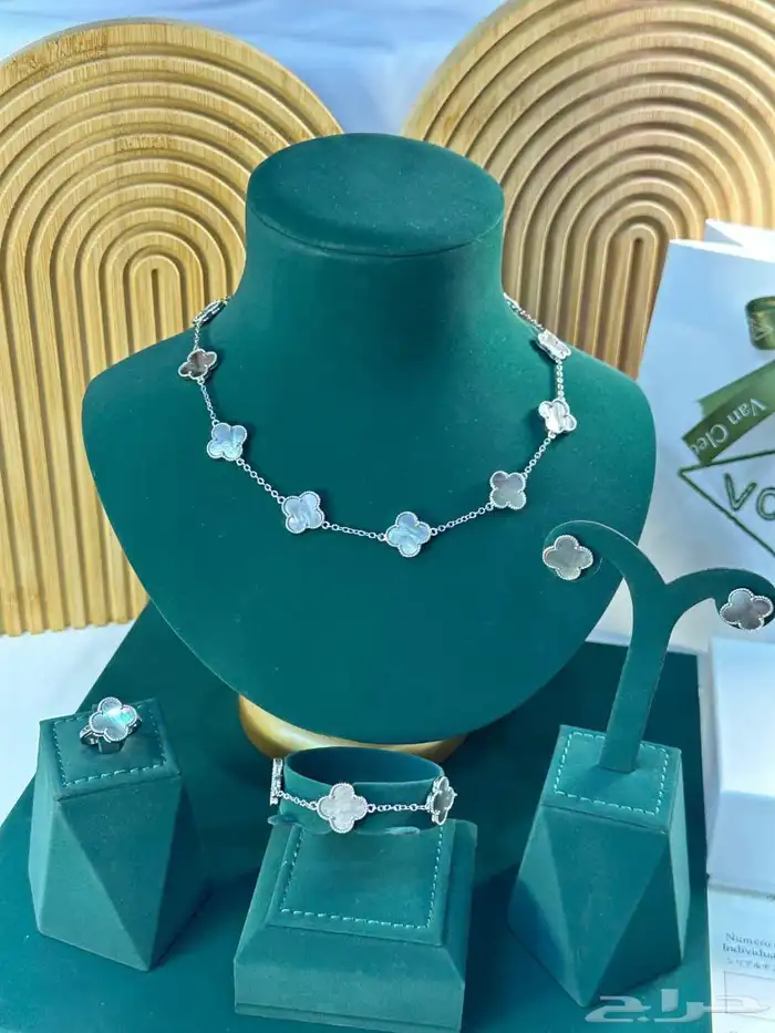 اكسسوارات خواتم قلائد باندورا قوتشي هرمز كارتيه شانيل 35