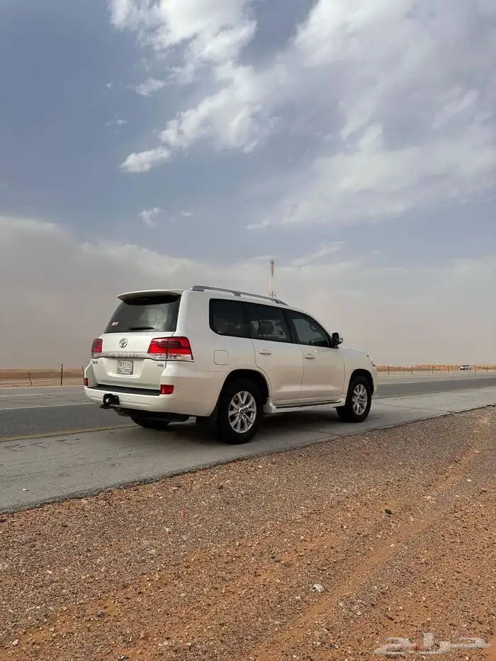 لاندكروزر GXR (6سلندر ) 3