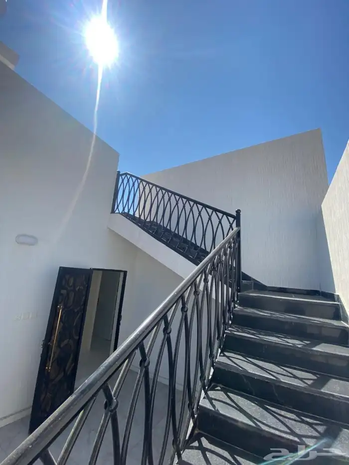 للبيع روف علوى مع ملحق خلف الالماني طريق ابها من 620 الف 22