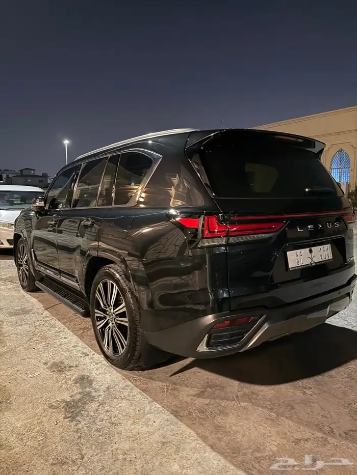 للبيع لكزس 2023 على حال الوكاله 4
