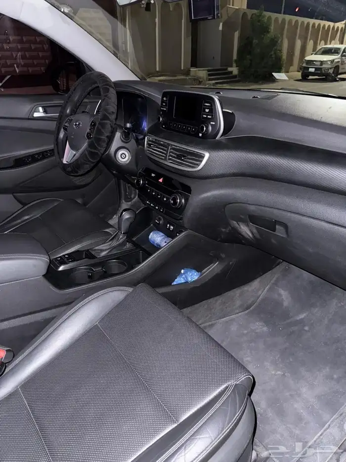 سياره توسان لبيع 2