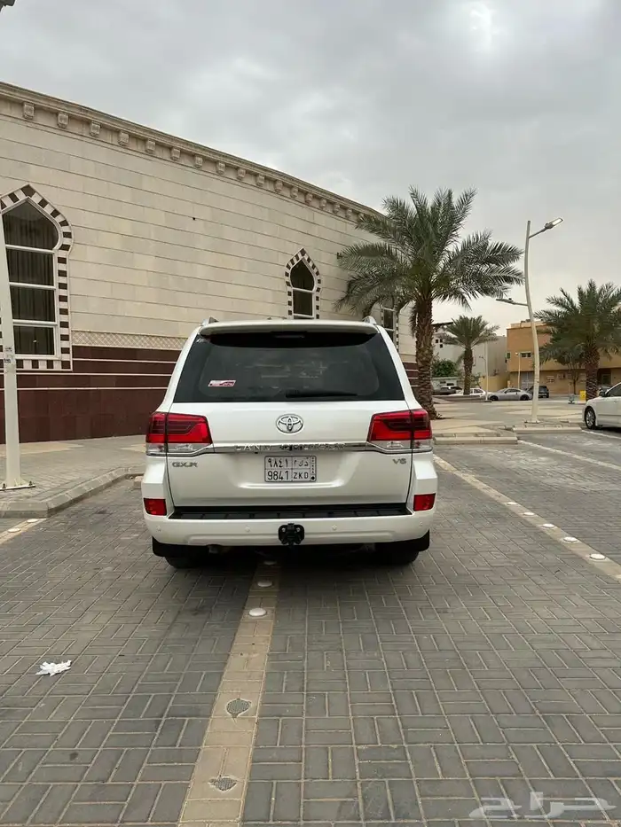 لاندكروزر GXR (6سلندر ) 15
