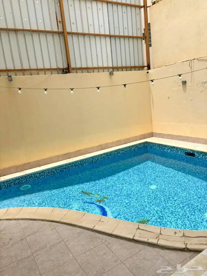 فيلا رائعة للبيع في حي النعيم 9