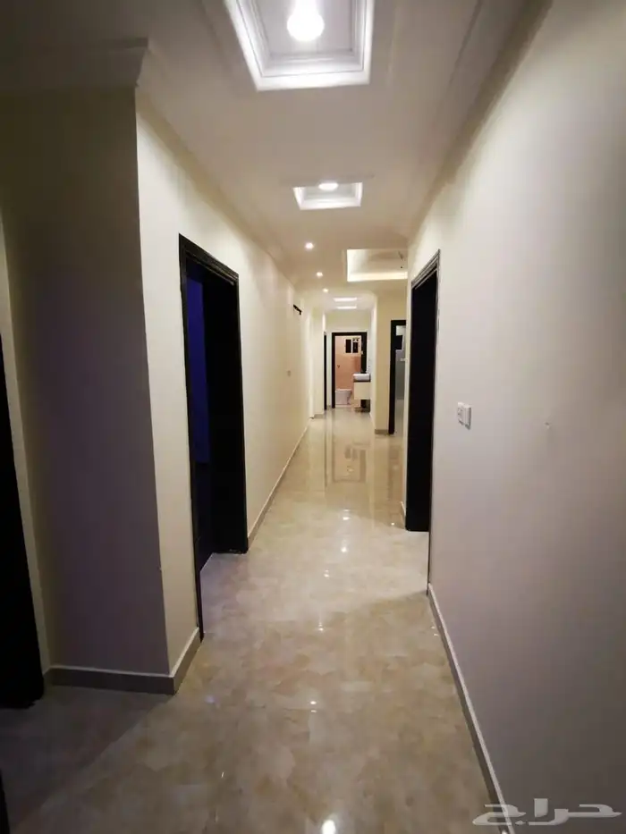 شقة فاخرة للإيجار حي الريان 3