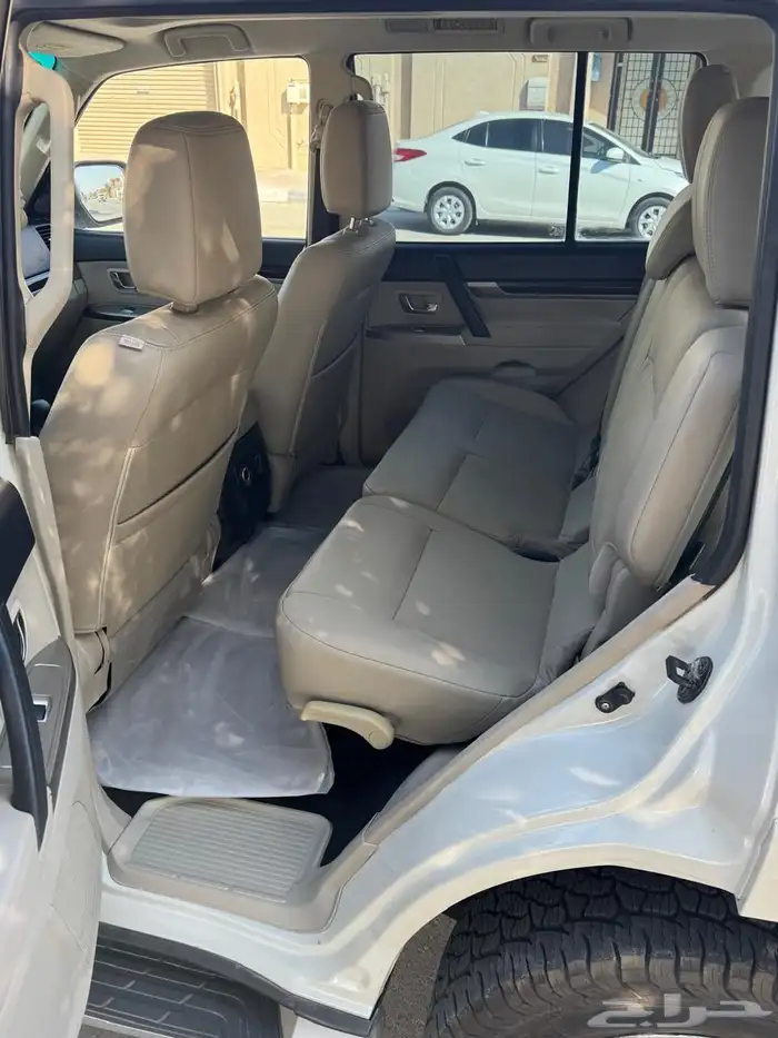 ميتسوبيشي باجيرو 8