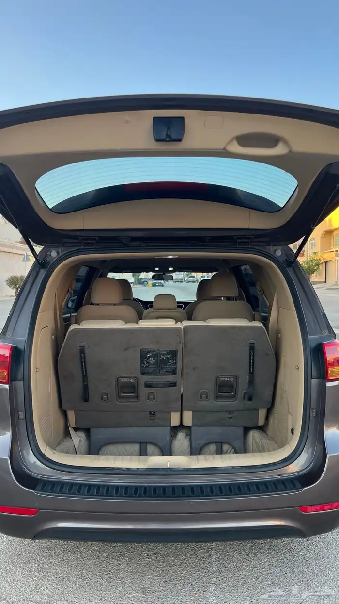 كيا كارنيفال استخدام شخصي مالك أول 15