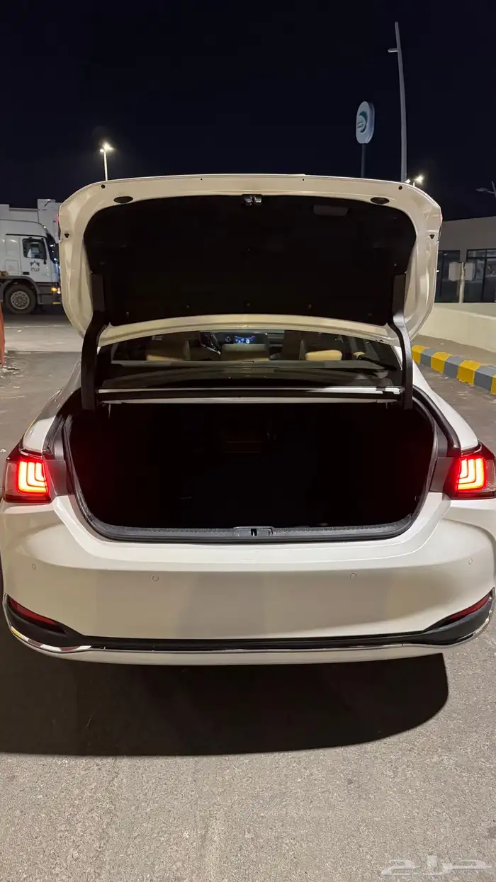 لكزس ES300 2021 سعودي 4