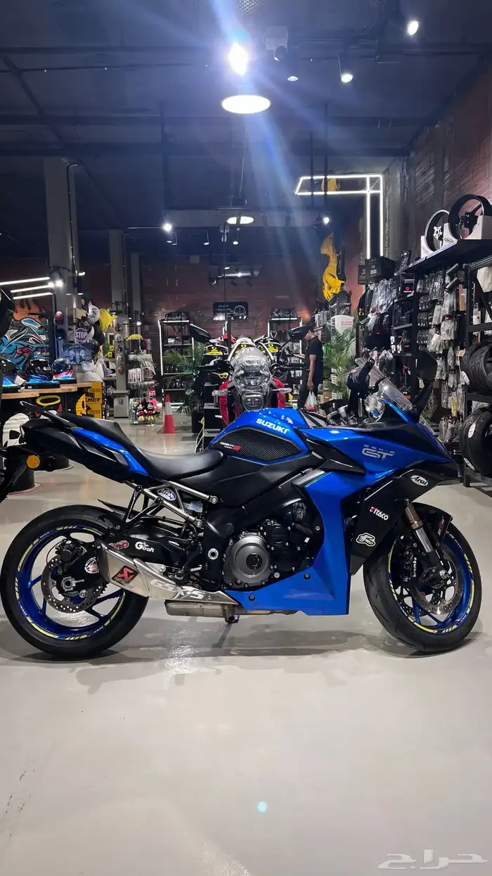 Gsx_s2023 gt لون ازرق بحالة الوكالة 1