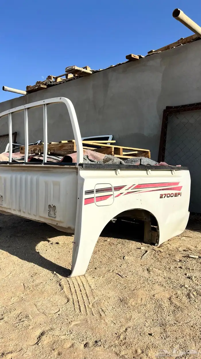 صندوق هيلوكس غمار تين نظيف للبيع 1