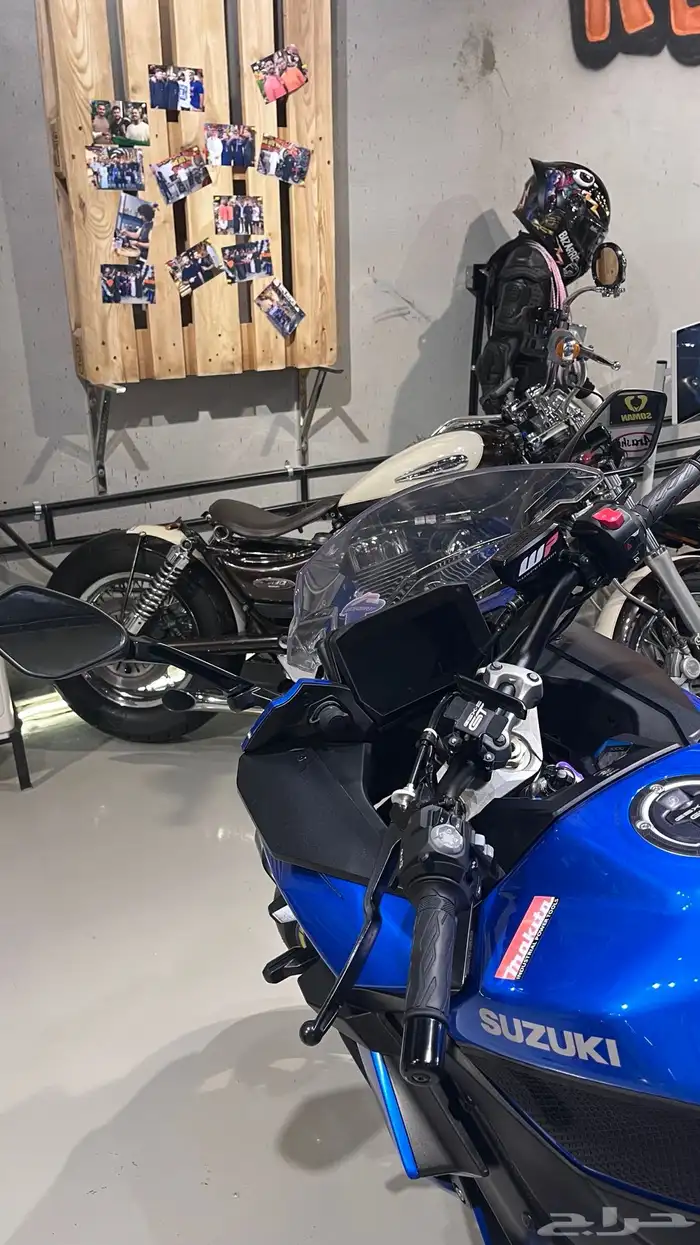 Gsx_s2023 gt لون ازرق بحالة الوكالة 10