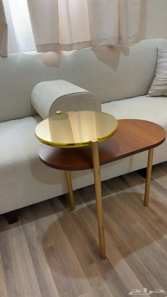 طاوله كبيره مع اربع طاولات خدمة 1