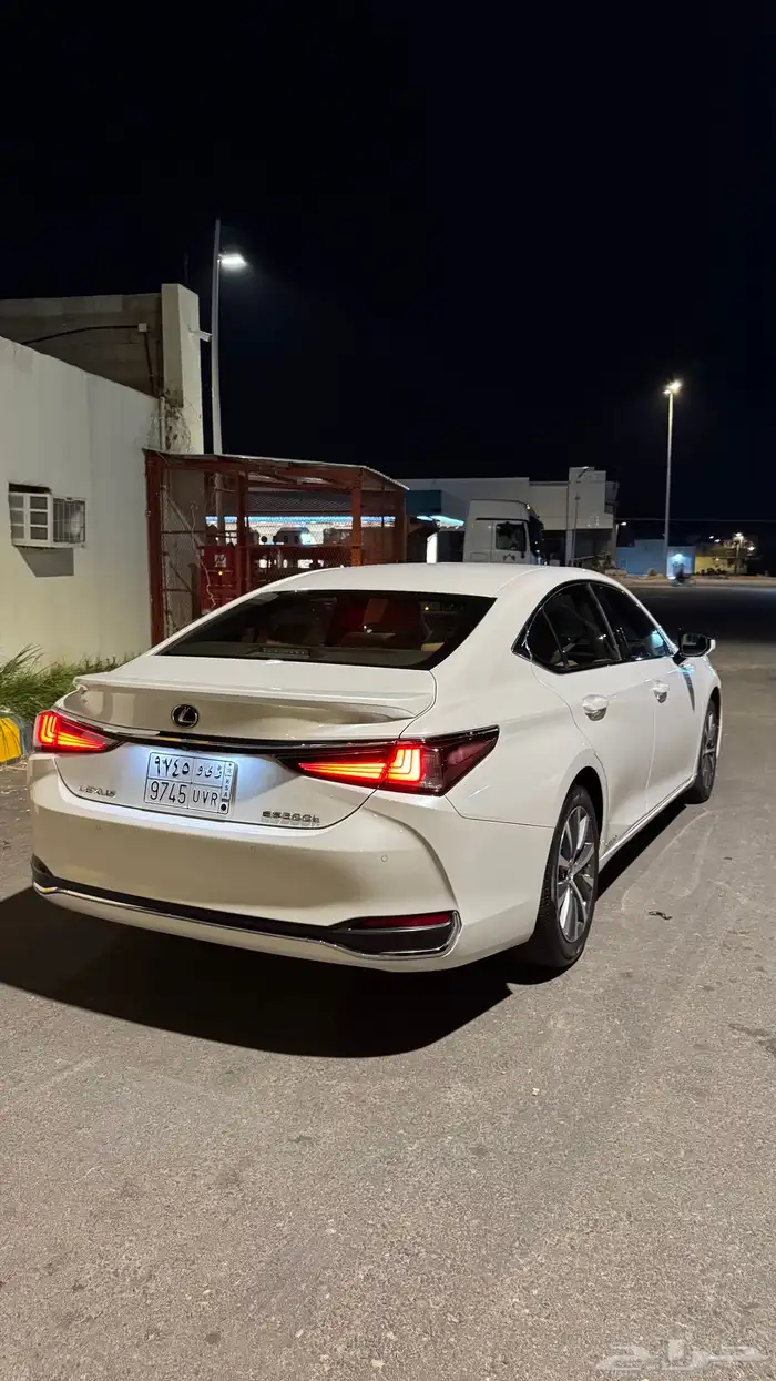 لكزس ES300 2021 سعودي 3