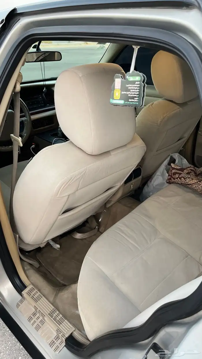 فورد كراون فكتوريا 2011 7