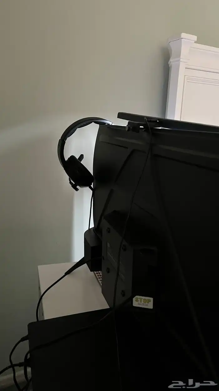 شاشه للبيع مافيها خدوش وتصلح للعب والمشاهده 3