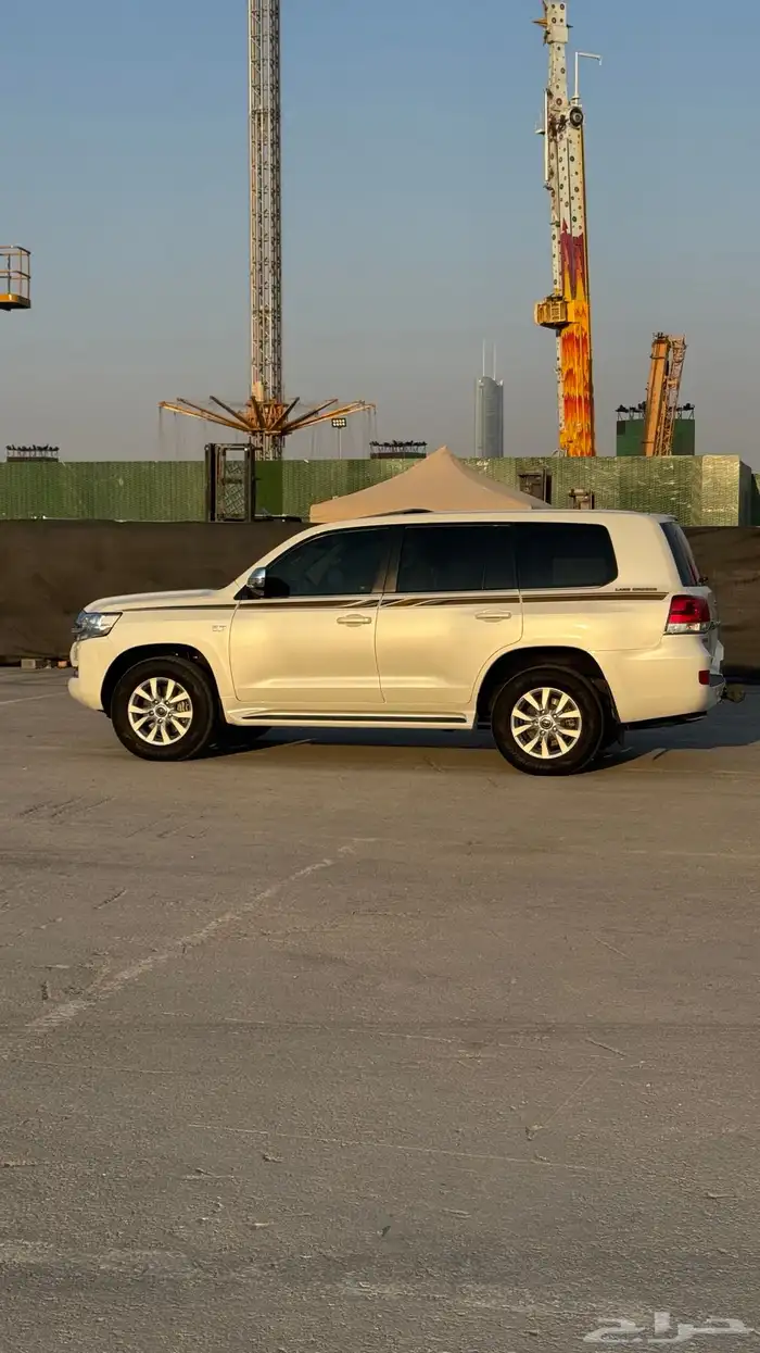 لاندكروزر VX.R 2021 بريمي 3