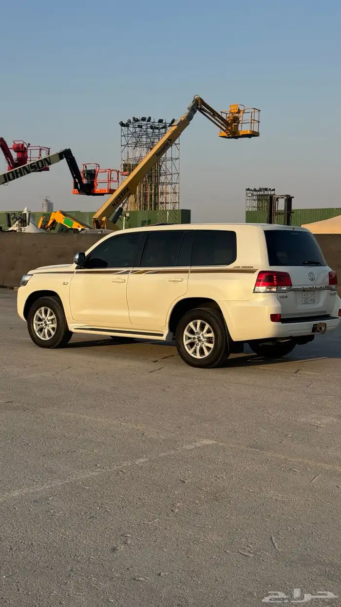 لاندكروزر VX.R 2021 بريمي 2