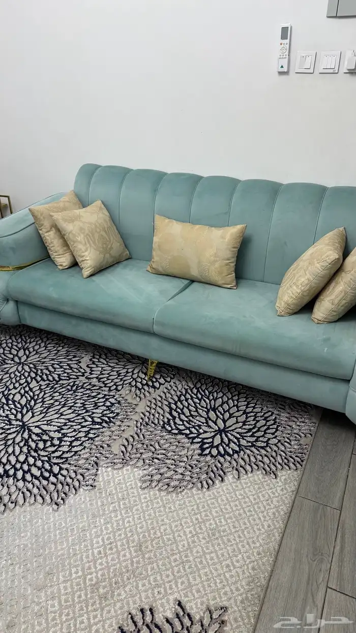 كنب للبيع شبه جديد معا طاوله وابجوره وزوليه 0