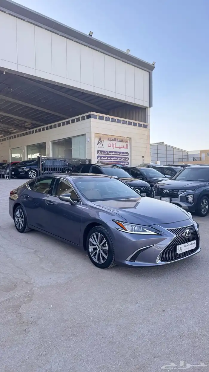 للبيع لكزس 2020 ES250 AA نظيفه جدا 1