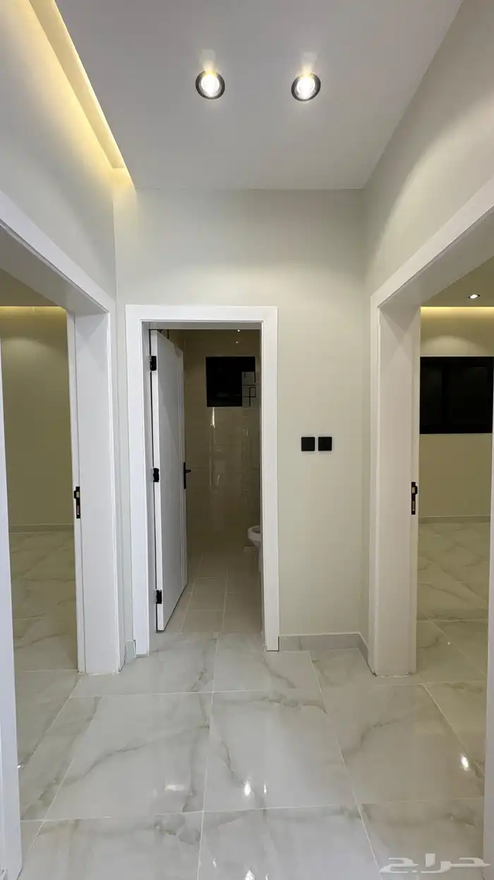 شقه ملحق للبيع مع مصعد راكب ومطبخ راكب حي الصفا 23