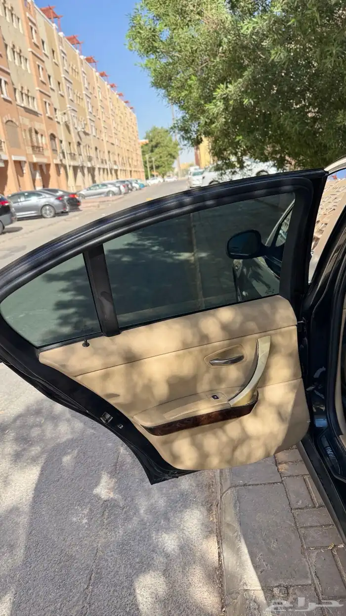للبيع BMW 323 i بي ام 323 2011 9