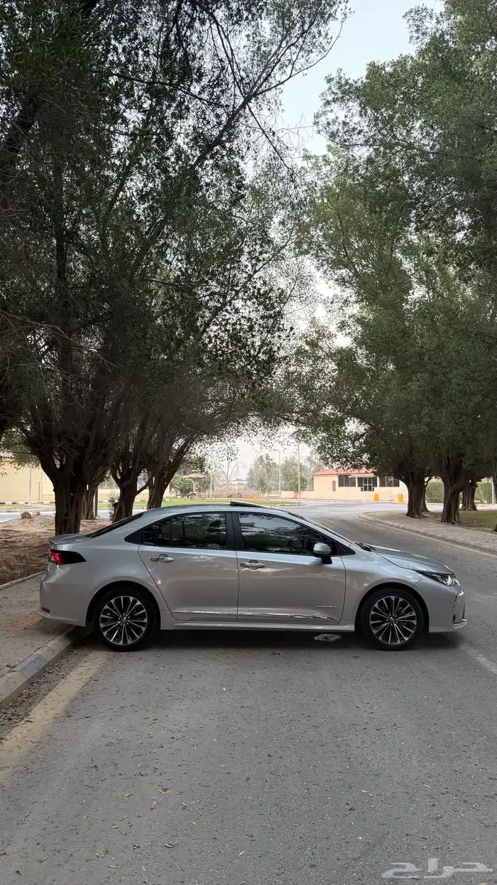 تويوتا كورلا-2024-فل كامل-مكينة 2.0-ممشى قليل- شبه وكالة 15