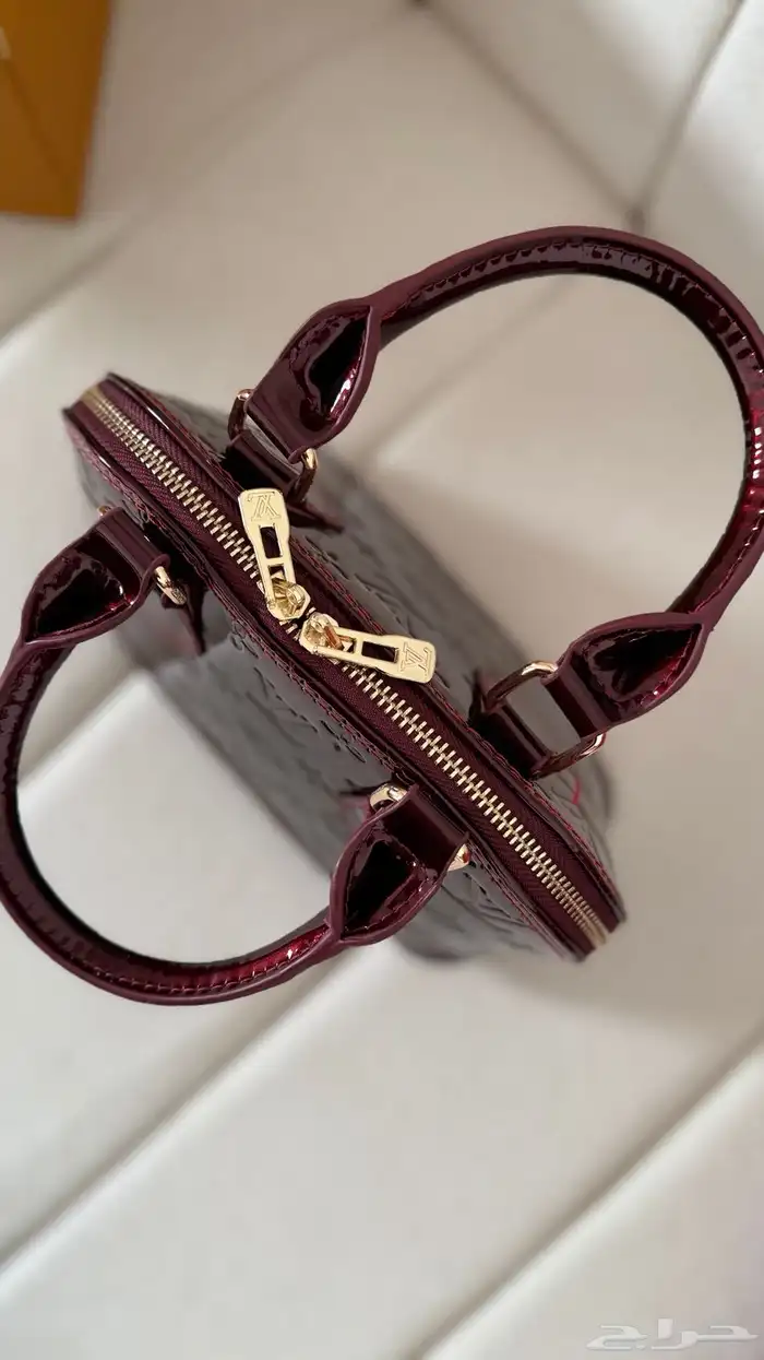 متجر لبيع الشنط الماركه النسائيه بأسعار جدا مناسبه 14