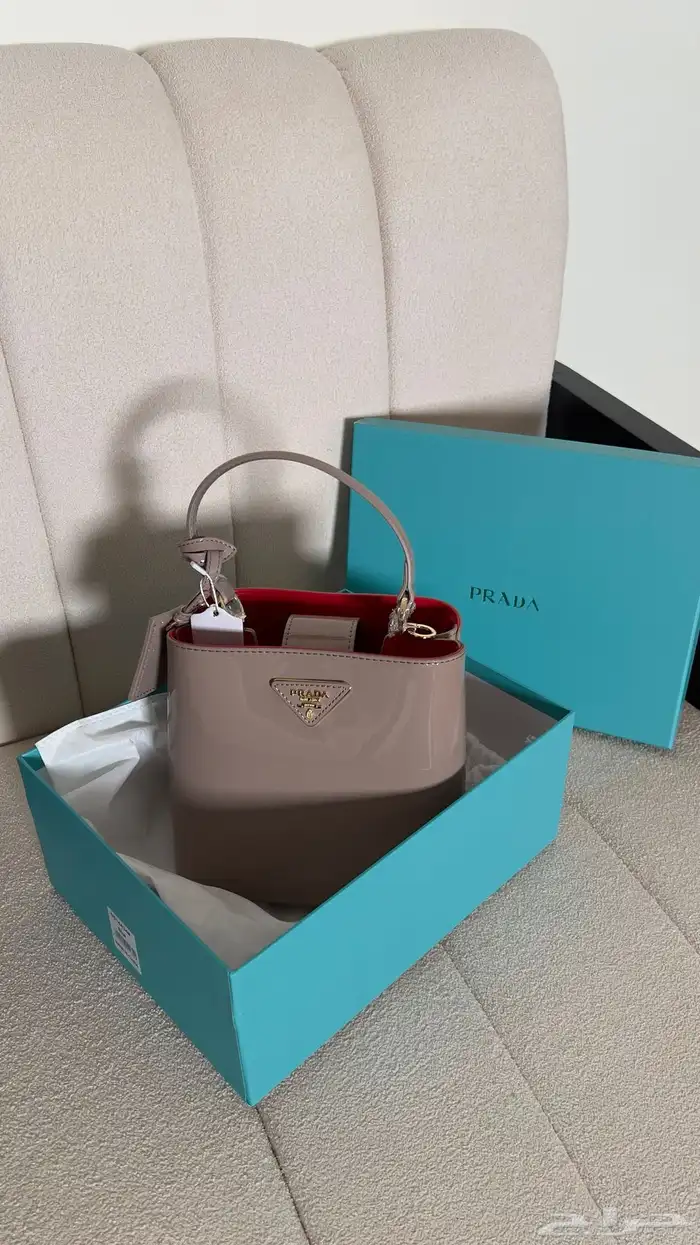 متجر لبيع الشنط الماركه النسائيه بأسعار جدا مناسبه 4