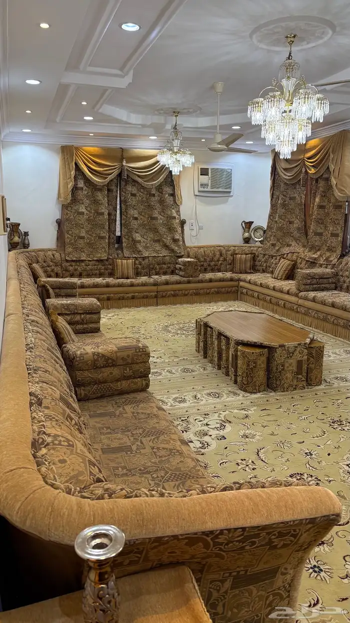 كنب مجلس كبير 9 في 4.70 مع فرشات مع ستاير 0