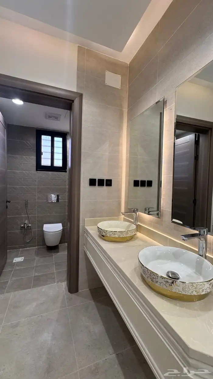 للبيع شقق 6 غرف vip مع سطح مخطط الراجحى حى الضيافه 7