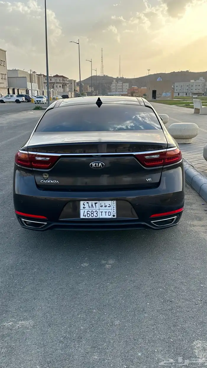 كيا كادنزا 2019 3