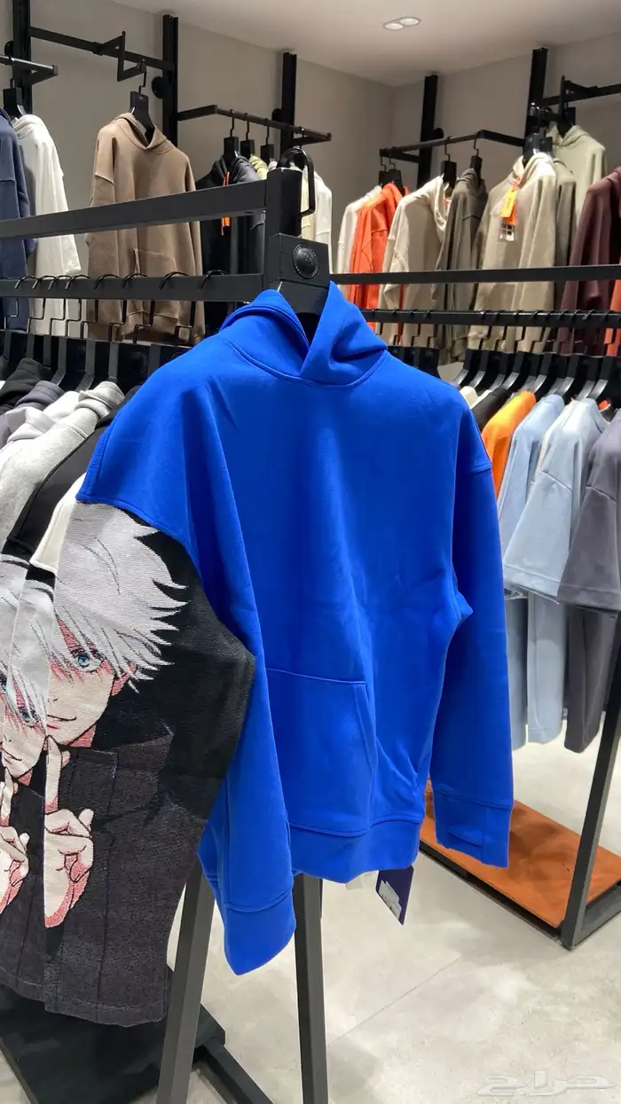 بلوفرات الانمي الهبة   . 2