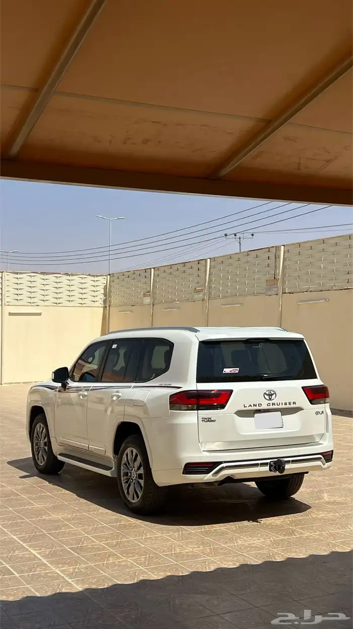 تويوتا لاندكروزر 2023 GXR L5 أعلى فئه 6