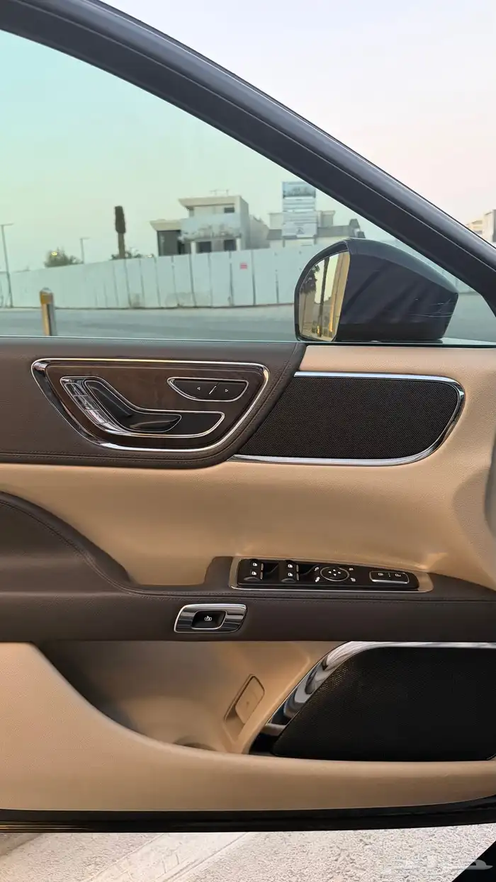 لينكن كونتيننتال 2017 10