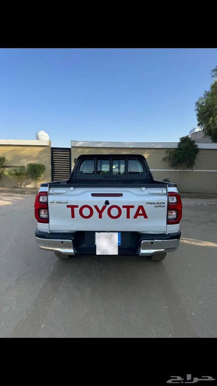 للبيع هايلكس 2023 بنزين 8