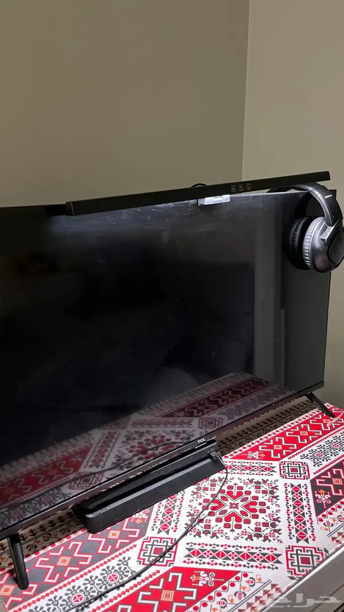 شاشه للبيع مافيها خدوش وتصلح للعب والمشاهده 1