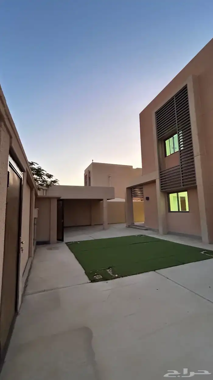 فيلا A1 للبيع في جلمودة قريبه من الخدمات 2