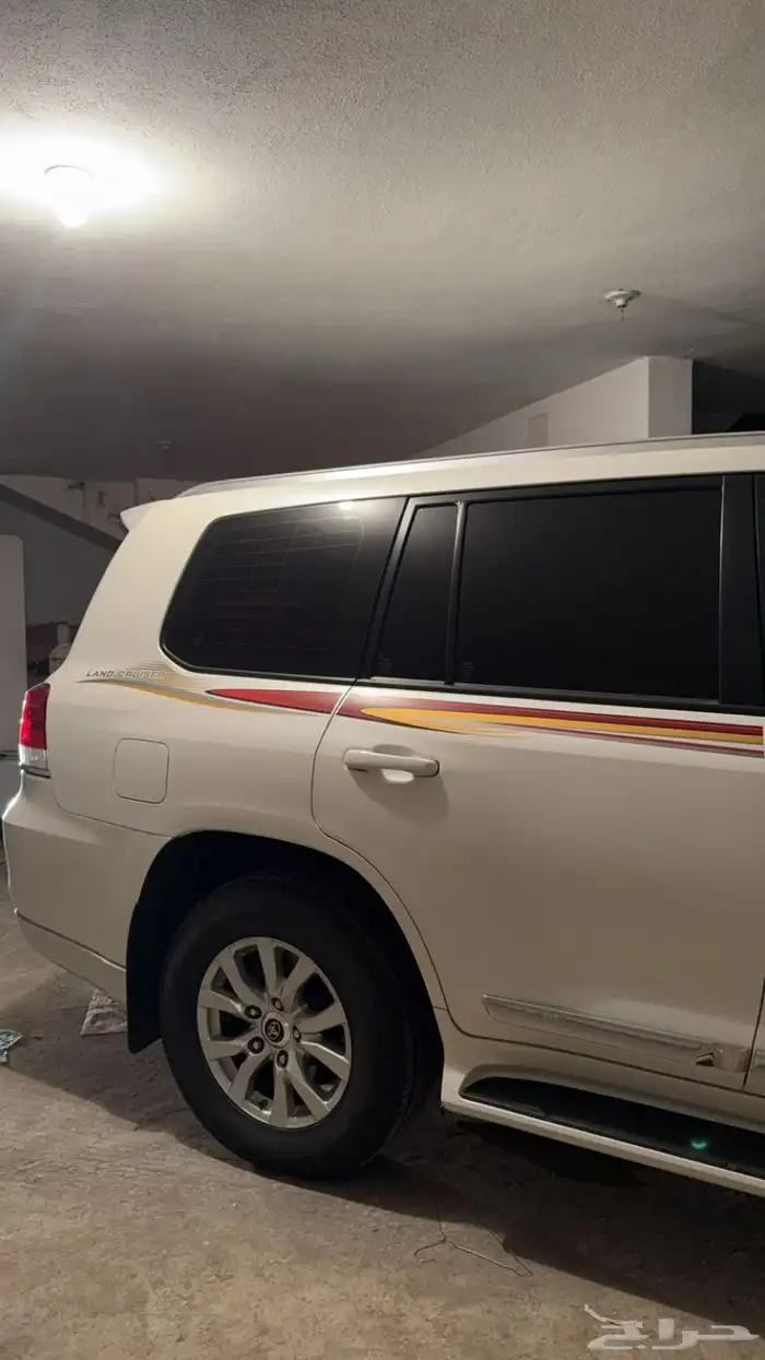 لاند كروزر 2017 فل كامل بريمي ممشى 67 الف 0