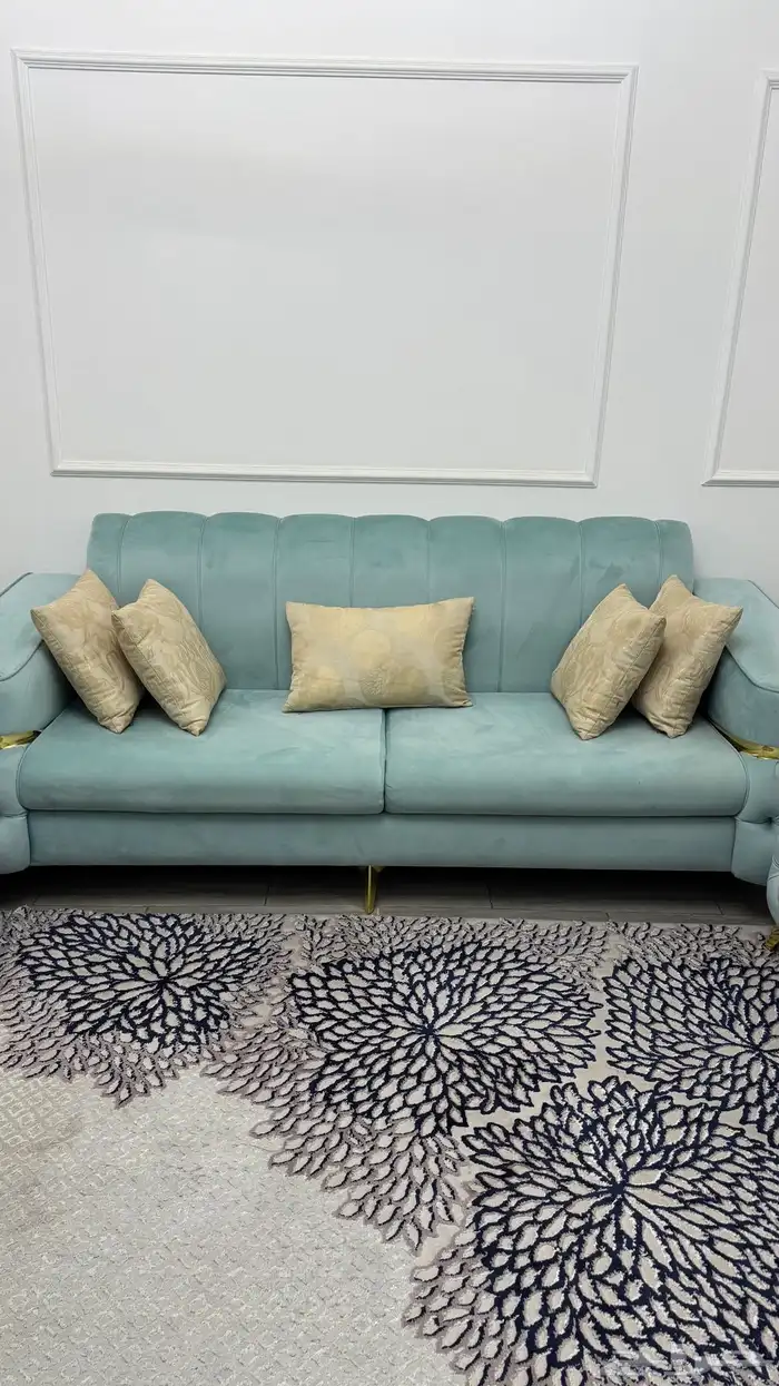 كنب للبيع شبه جديد معا طاوله وابجوره وزوليه 1