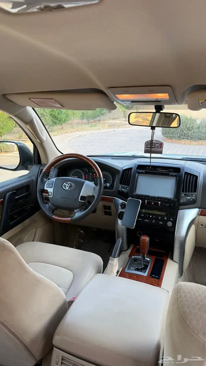 لاندكروزر 2015 سعودي عبداللطيف جميل 8 سلندر ستين عام 29