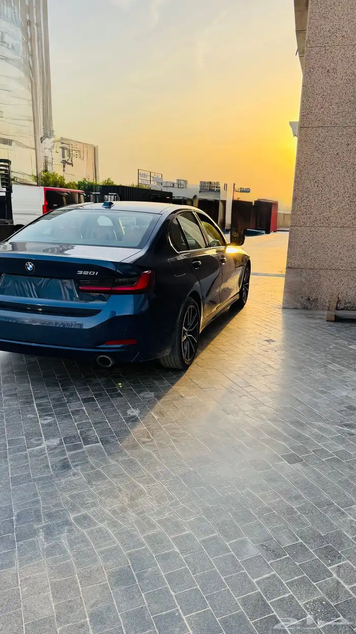 للتنازل بي ام دبليو 320 - موديل 2023 - BMW 320 5