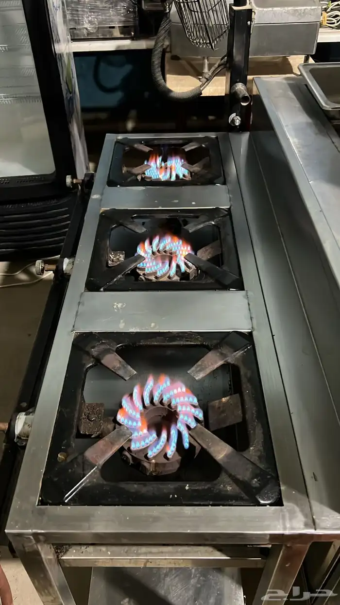 ساج وغاز وفرامة إيطالي مقاس 32 وسخان ايدم وطولت ومغسل قدور 1